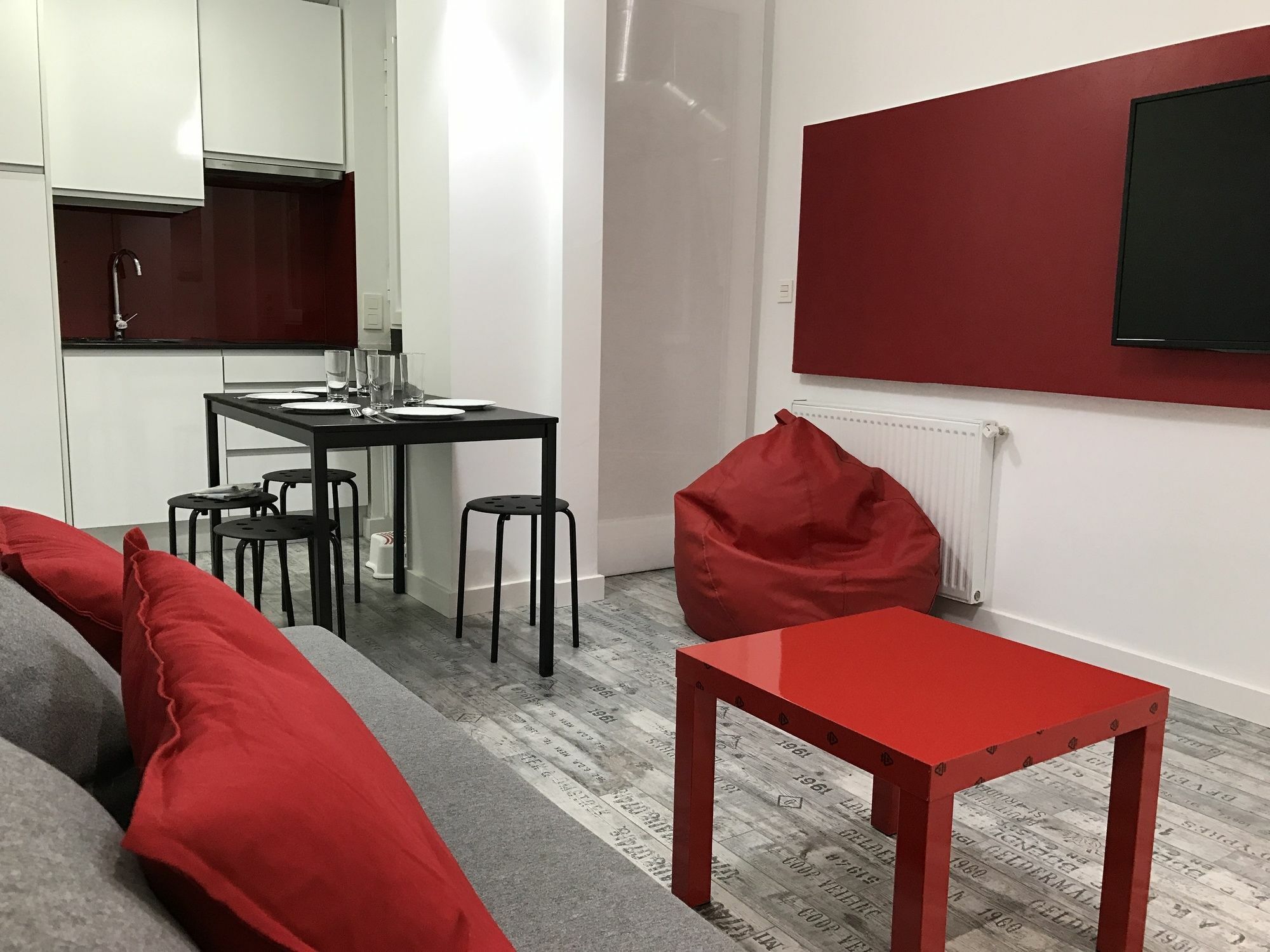 Smart-Tech Plaza Apartment サラマンカ エクステリア 写真